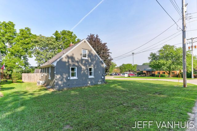 1270 Cedar Street NE, Grand Rapids, MI 49503