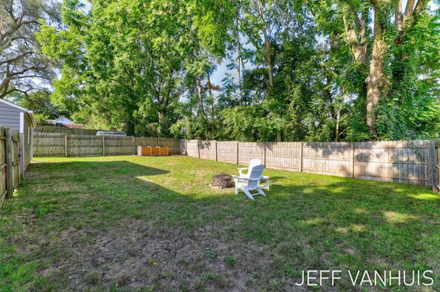 1270 Cedar Street NE, Grand Rapids, MI 49503