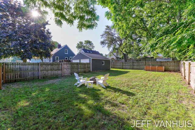 1270 Cedar Street NE, Grand Rapids, MI 49503