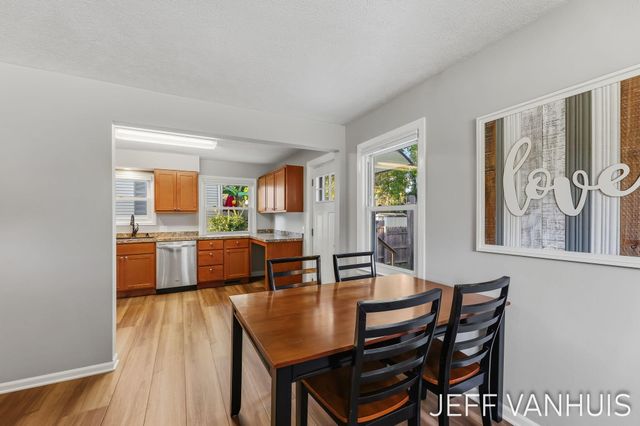 1270 Cedar Street NE, Grand Rapids, MI 49503
