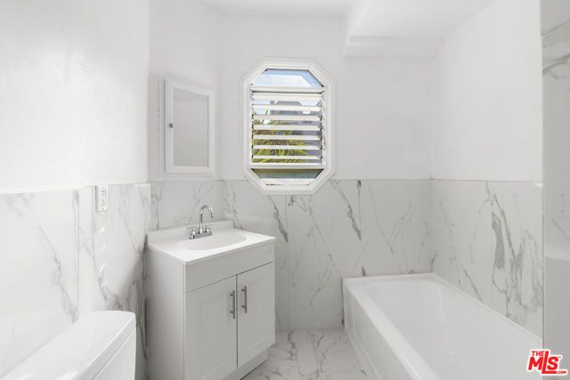 1527 S Bedford Street, Los Angeles, CA 90035