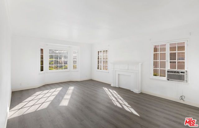 1527 S Bedford Street, Los Angeles, CA 90035