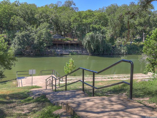173 Falling Hills, New Braunfels, TX 78132