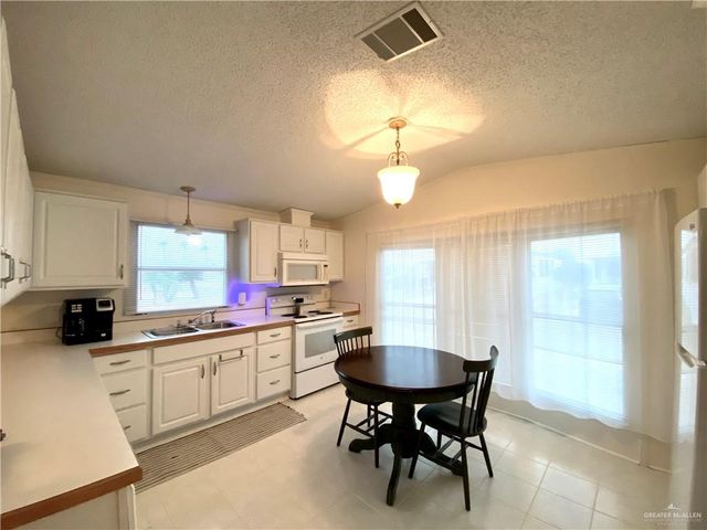 2500 E Bogey Drive, Mission, TX 78572