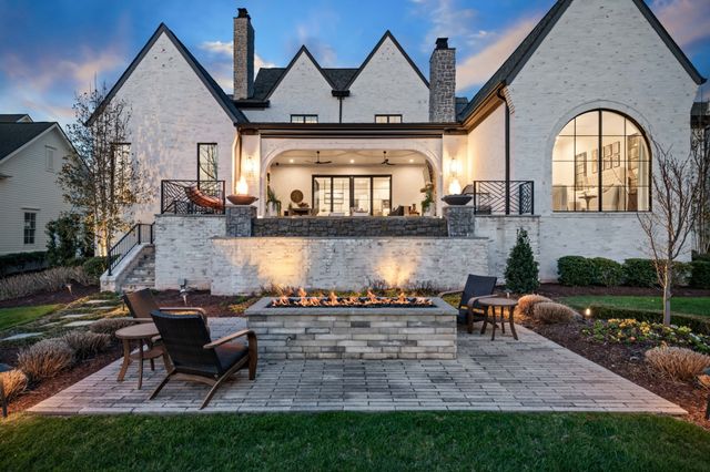 8146 Heirloom Blvd, College Grove, TN 37046