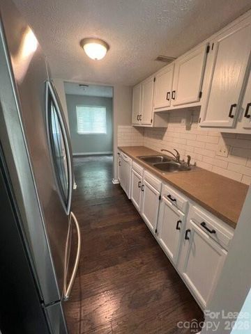 7618 Holly Grove Court, Charlotte, NC 28227