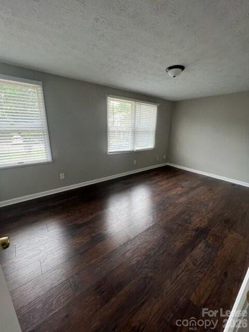 7618 Holly Grove Court, Charlotte, NC 28227