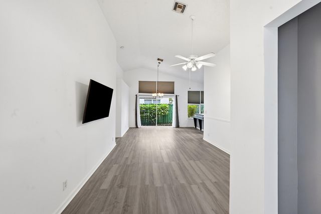 1852 Capeside Circle, Wellington, FL 33414