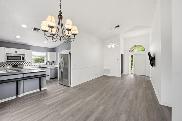 1852 Capeside Circle, Wellington, FL 33414