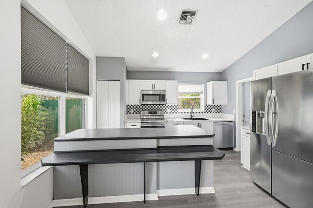 1852 Capeside Circle, Wellington, FL 33414