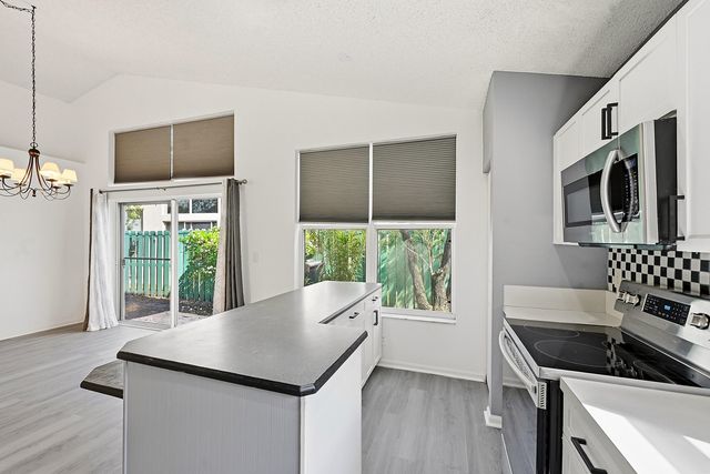 1852 Capeside Circle, Wellington, FL 33414