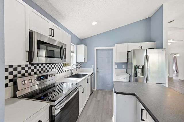 1852 Capeside Circle, Wellington, FL 33414