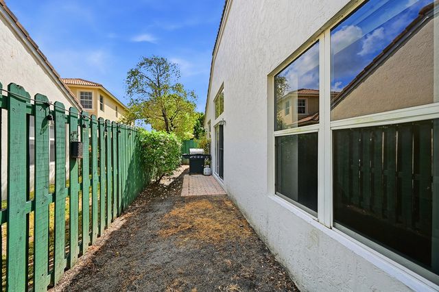1852 Capeside Circle, Wellington, FL 33414