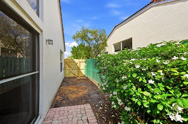 1852 Capeside Circle, Wellington, FL 33414
