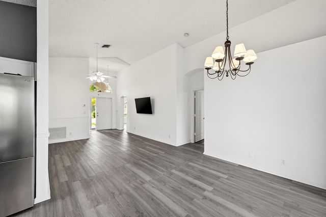 1852 Capeside Circle, Wellington, FL 33414