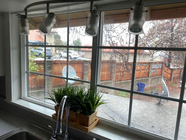 1129 Magnolia Avenue, Redding, CA 96001