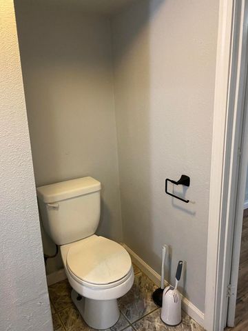 1129 Magnolia Avenue, Redding, CA 96001