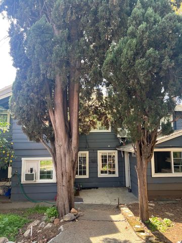 1129 Magnolia Avenue, Redding, CA 96001