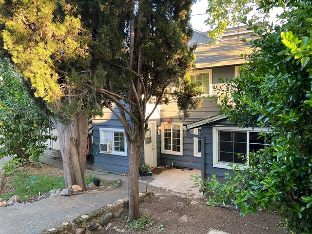 1129 Magnolia Avenue, Redding, CA 96001