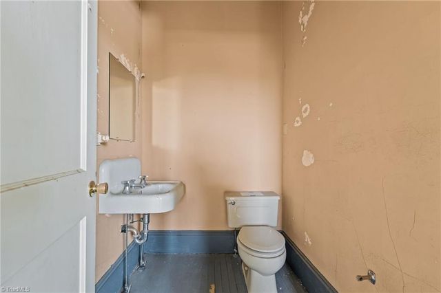 220 S Scales Street, Reidsville, NC 27320