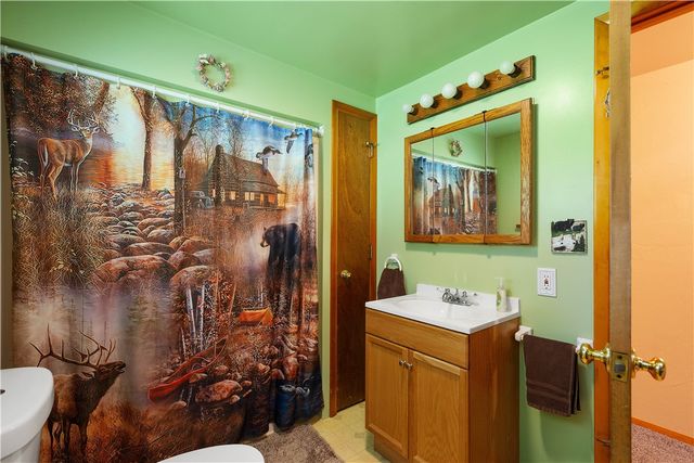 8 Leasure Way, Cecil, PA 15321