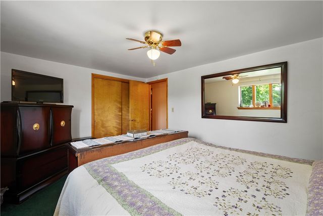 8 Leasure Way, Cecil, PA 15321