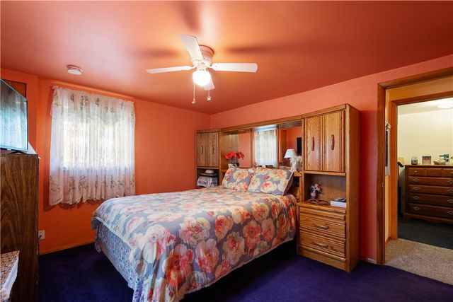 8 Leasure Way, Cecil, PA 15321