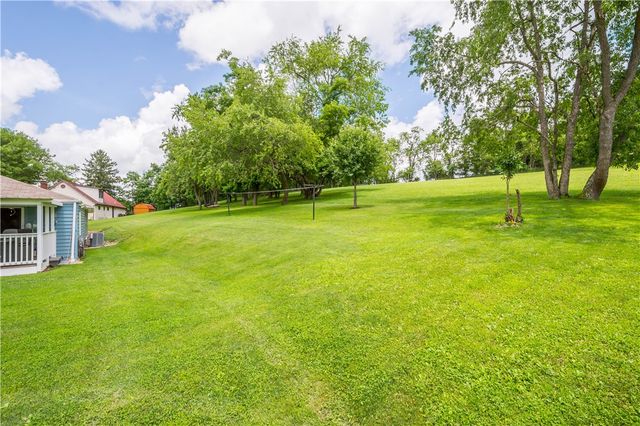 8 Leasure Way, Cecil, PA 15321