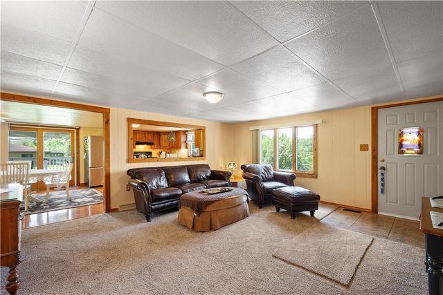 8 Leasure Way, Cecil, PA 15321