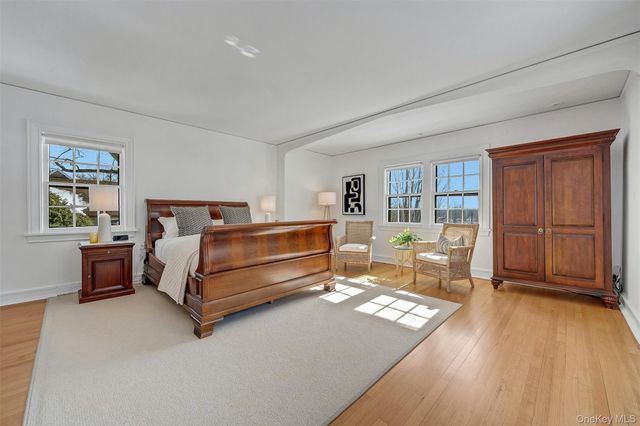 986 Plymouth Street, Pelham, NY 10803