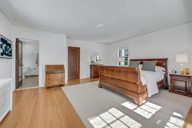 986 Plymouth Street, Pelham, NY 10803