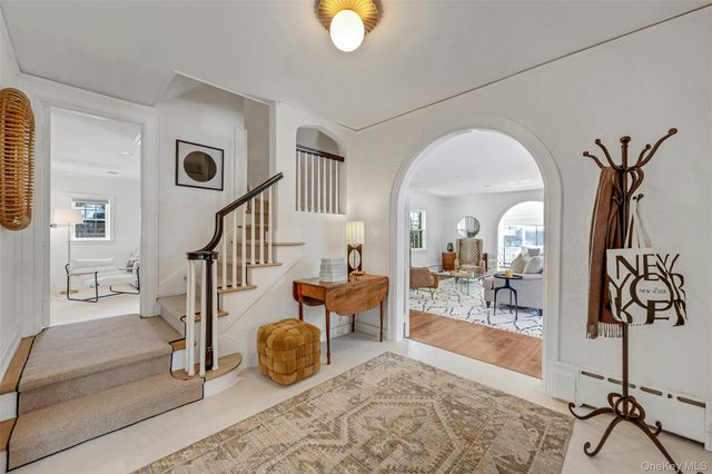 986 Plymouth Street, Pelham, NY 10803