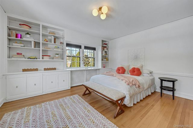 986 Plymouth Street, Pelham, NY 10803