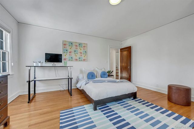 986 Plymouth Street, Pelham, NY 10803