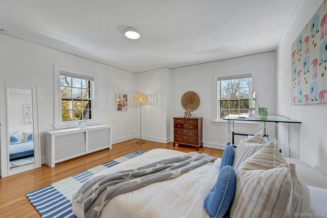 986 Plymouth Street, Pelham, NY 10803