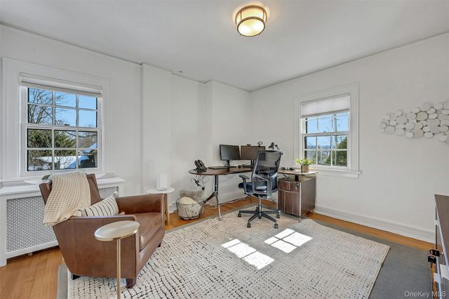 986 Plymouth Street, Pelham, NY 10803