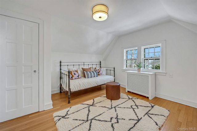 986 Plymouth Street, Pelham, NY 10803