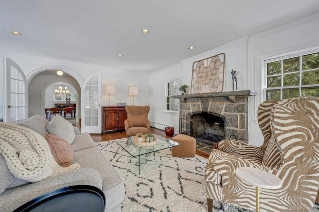 986 Plymouth Street, Pelham, NY 10803