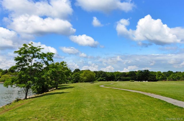 986 Plymouth Street, Pelham, NY 10803