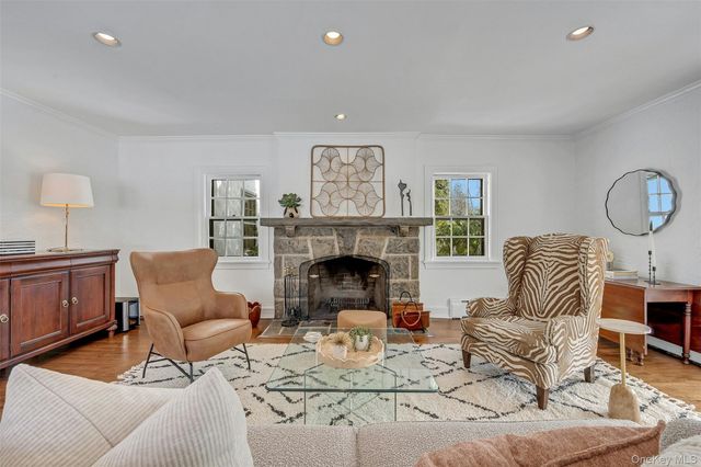 986 Plymouth Street, Pelham, NY 10803