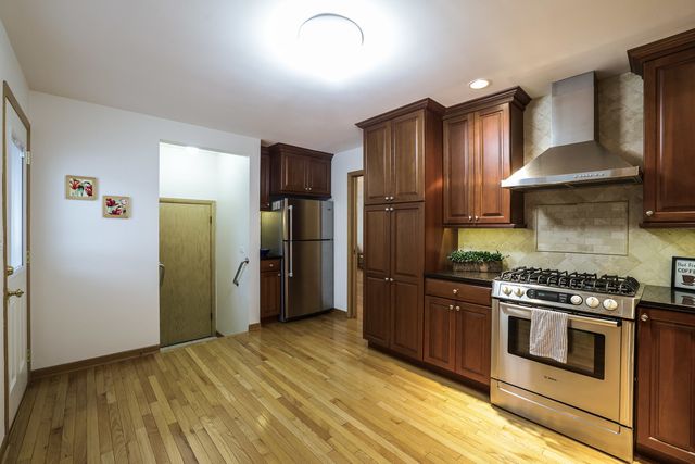 4631 N Reserve Avenue, Chicago, IL 60656