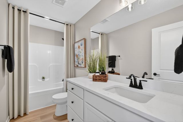 7000 Lake Ridge Avenue 71, Des Moines, IA 50320