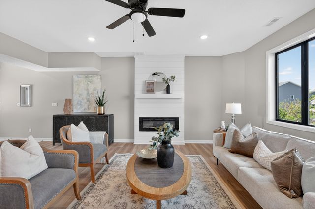 7000 Lake Ridge Avenue 71, Des Moines, IA 50320