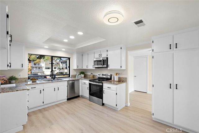 14 Robon Court, Newport Beach, CA 92663