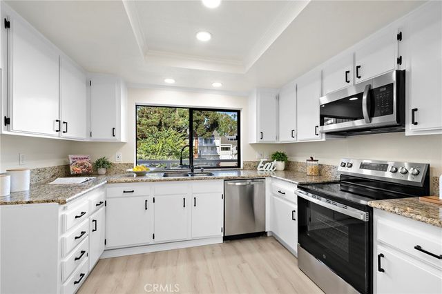 14 Robon Court, Newport Beach, CA 92663
