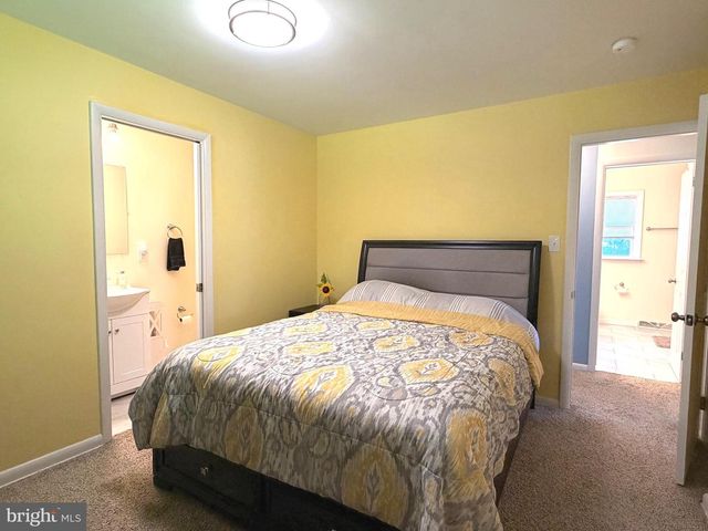 424 N DUKE ST, Hummelstown, PA 17036