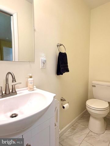 424 N DUKE ST, Hummelstown, PA 17036