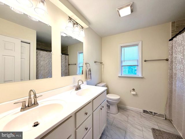 424 N DUKE ST, Hummelstown, PA 17036