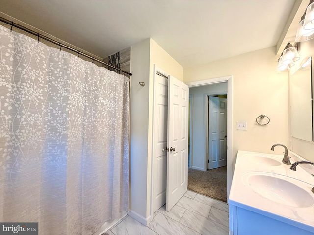 424 N DUKE ST, Hummelstown, PA 17036