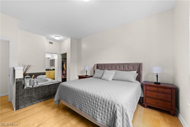 2079 Random Road 102, Cleveland, OH 44106
